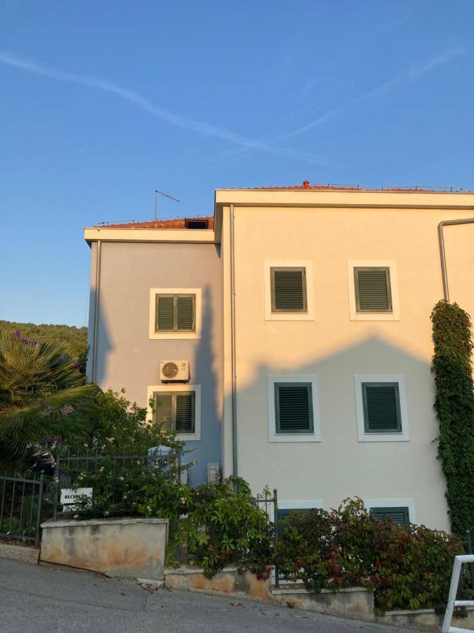 Trogir, Villa Salena, Residenz Ciovo Pearl, Slatine, Island Ciovo, Split Buitenkant foto